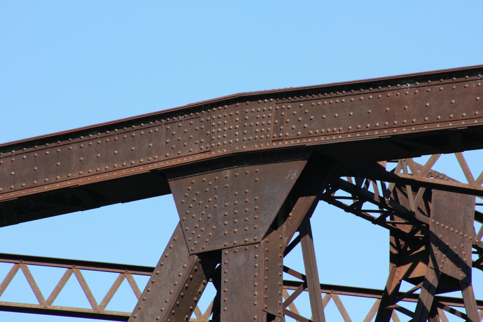 Upper connection, truss span (span #6)